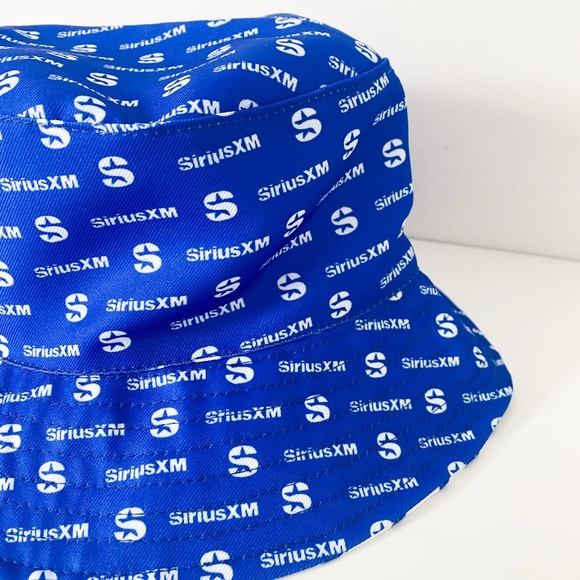 BNWT Reversible Bucket Hat, Sirius XM, Blue and White - Picture 2 of 8